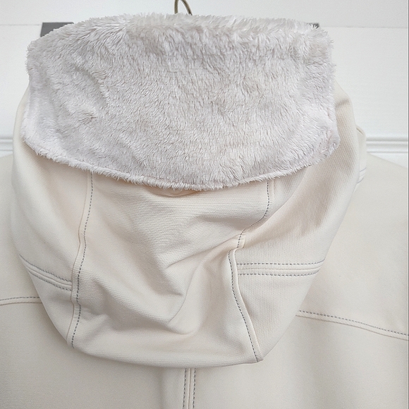 ~~MT🤍HARDWEAR Bomber Jacket~~ - Picture 12 of 15